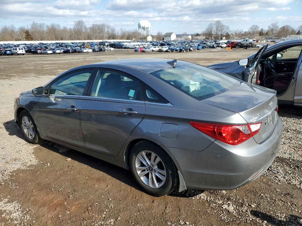 2013 Hyundai Sonata - Image 2