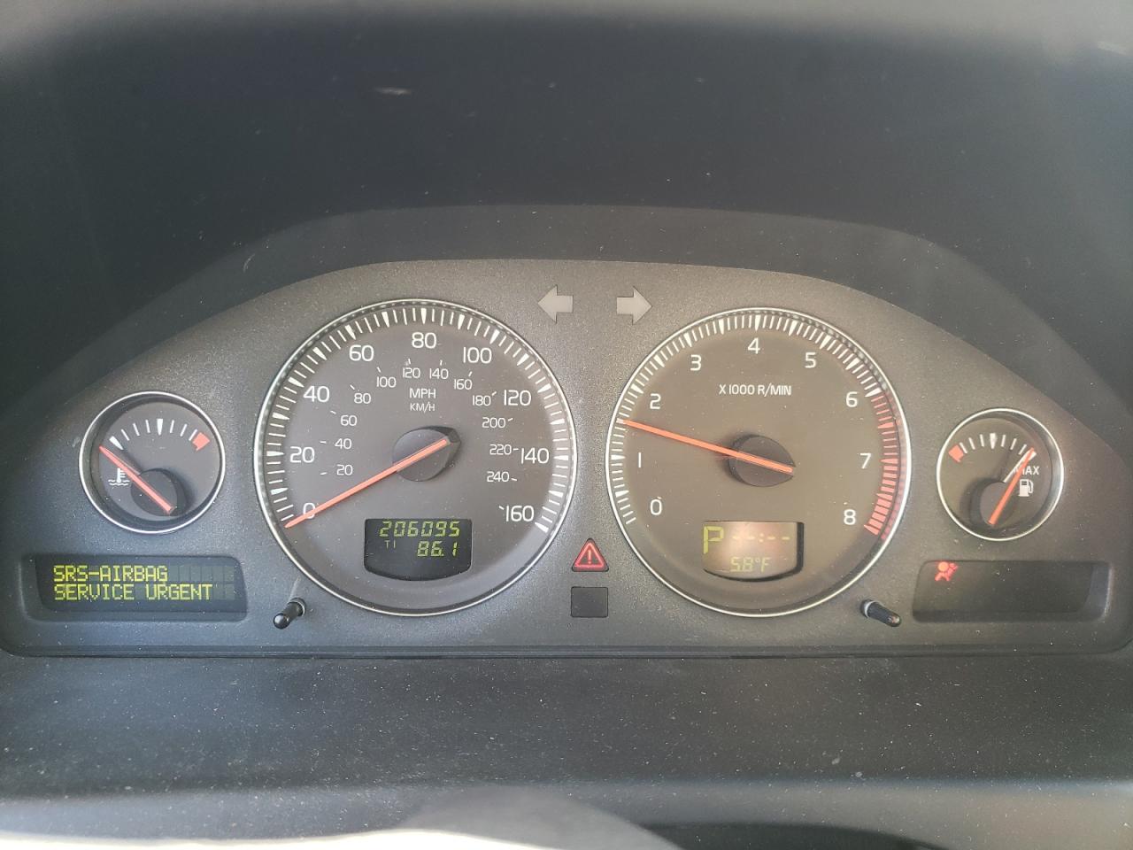 2004 Volvo XC70 - Image 9