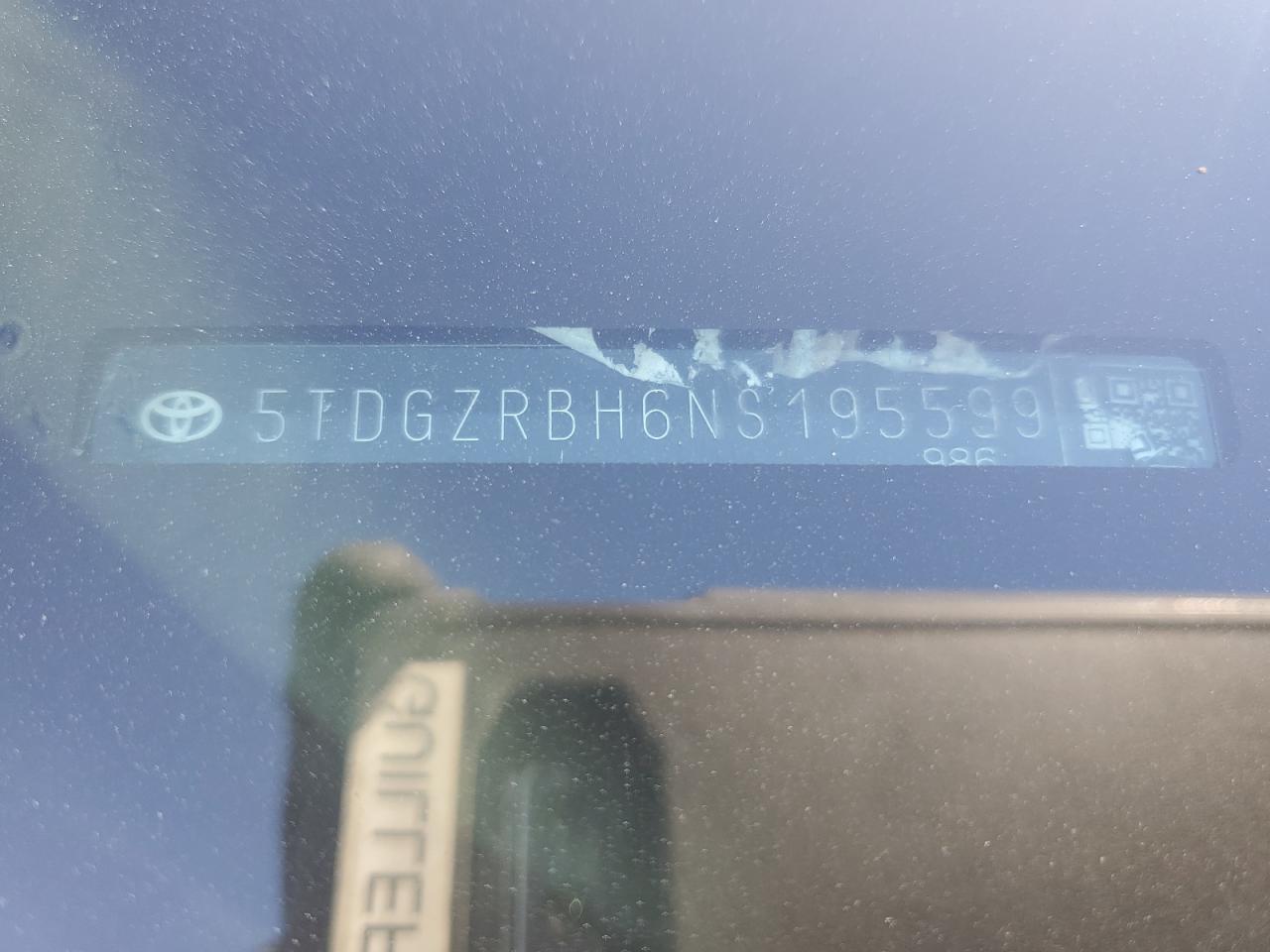 2022 Toyota Highlander - Image 13