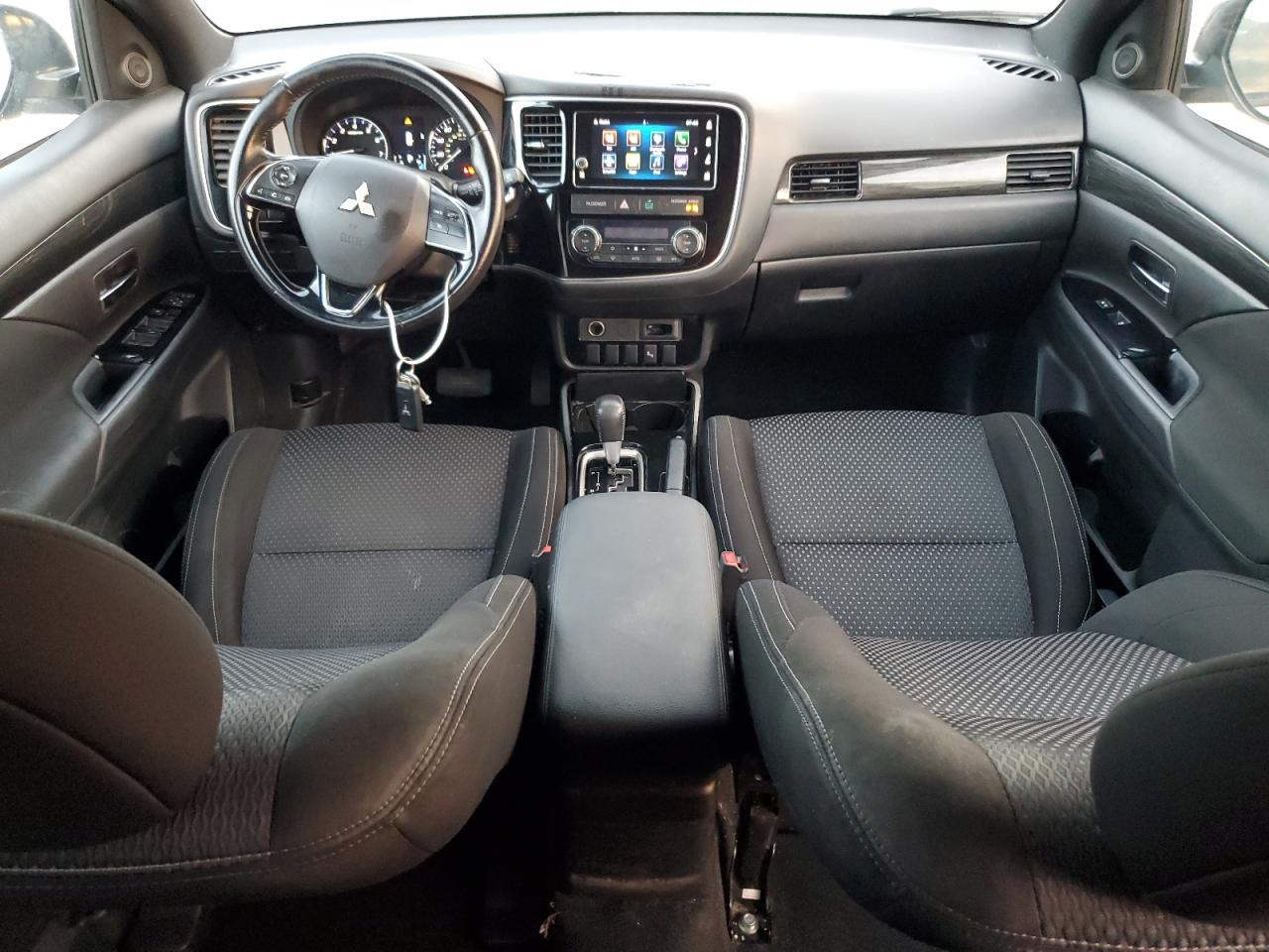 2018 Mitsubishi Outlander - Image 8