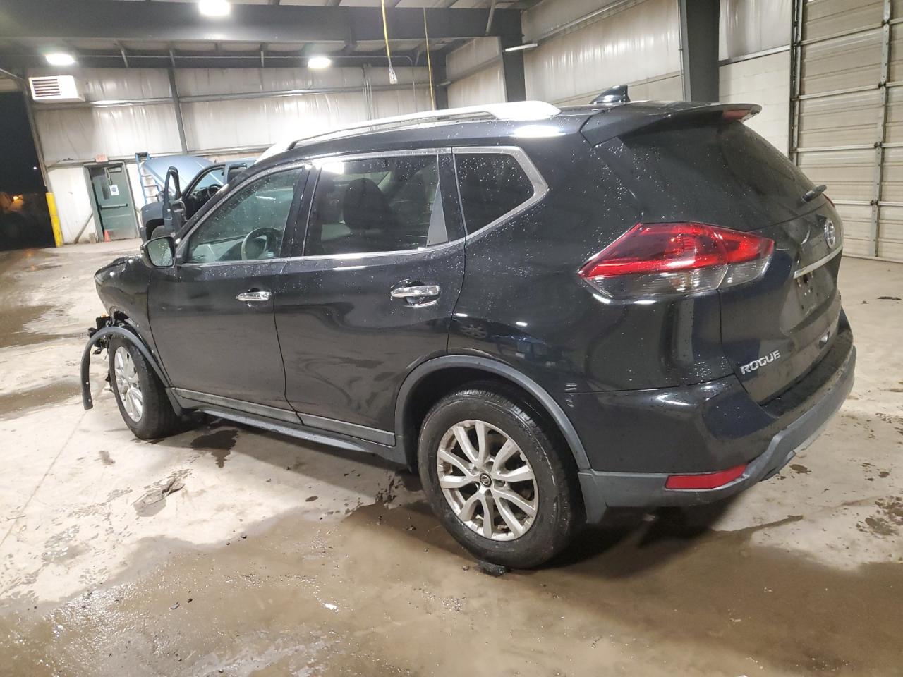 2018 Nissan Rogue - Image 2