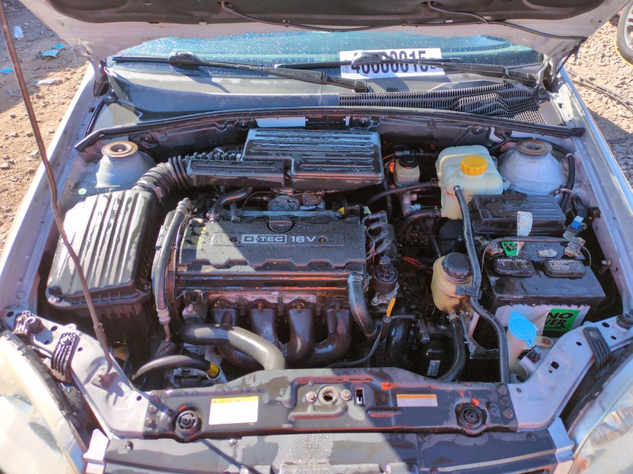 2005 Suzuki Forenza - Image 11
