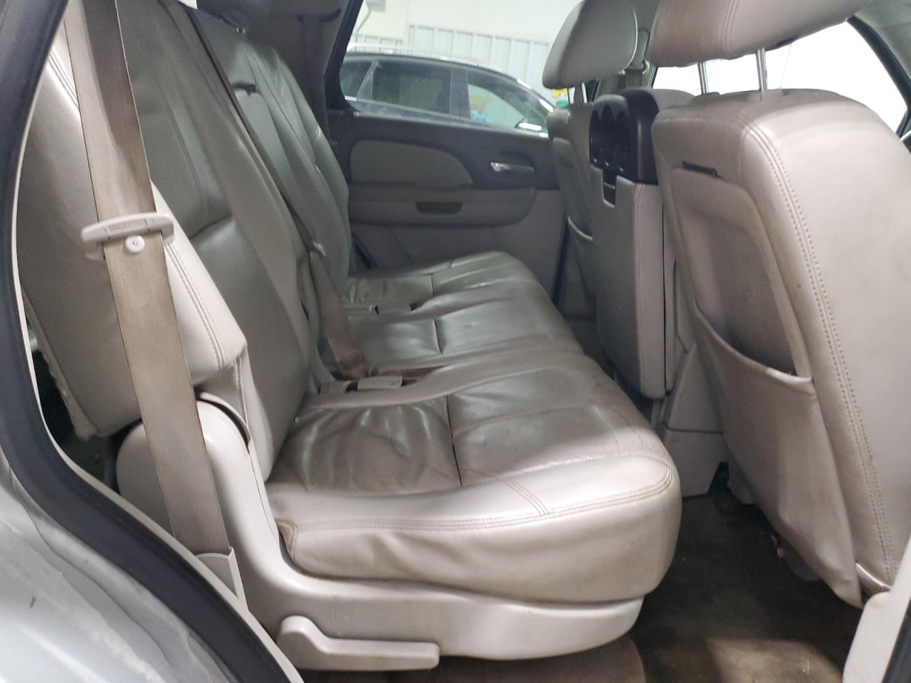 2010 Chevrolet Tahoe - Image 11