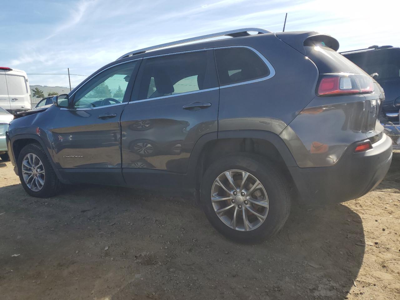 2019 Jeep Grand Cherokee - Image 2