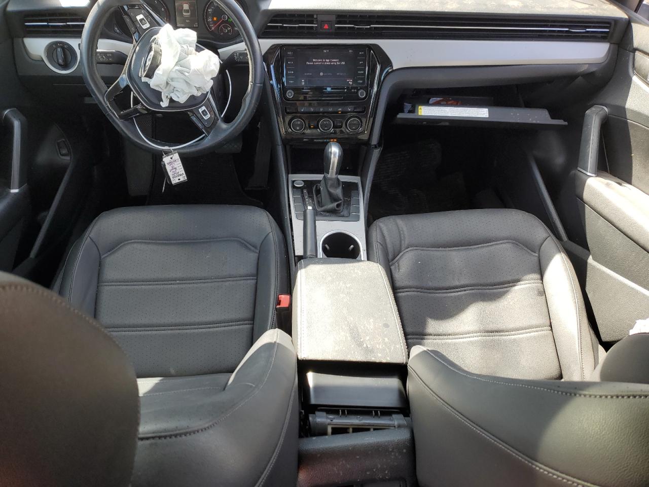 2020 Volkswagen Passat - Image 8