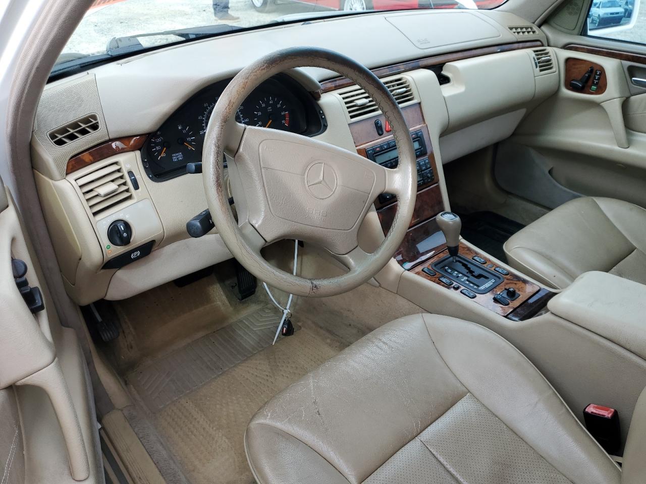 1998 Mercedes-Benz E 430 VIN: WDBJF70F1WA683246 Lot: 46858965