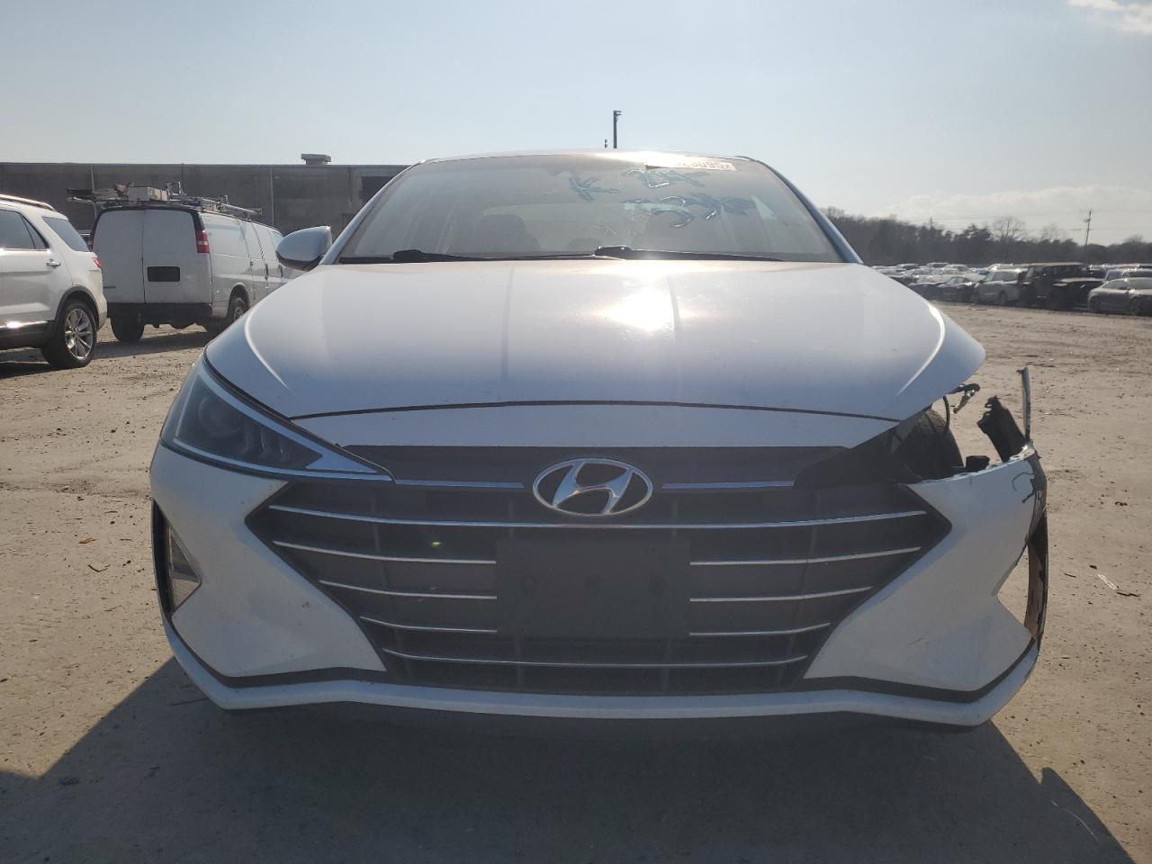 2019 Hyundai Elantra - Image 5