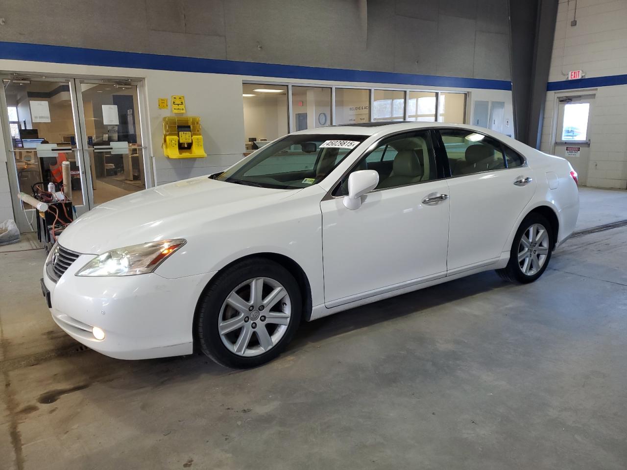 2009 Lexus ES - Image 1