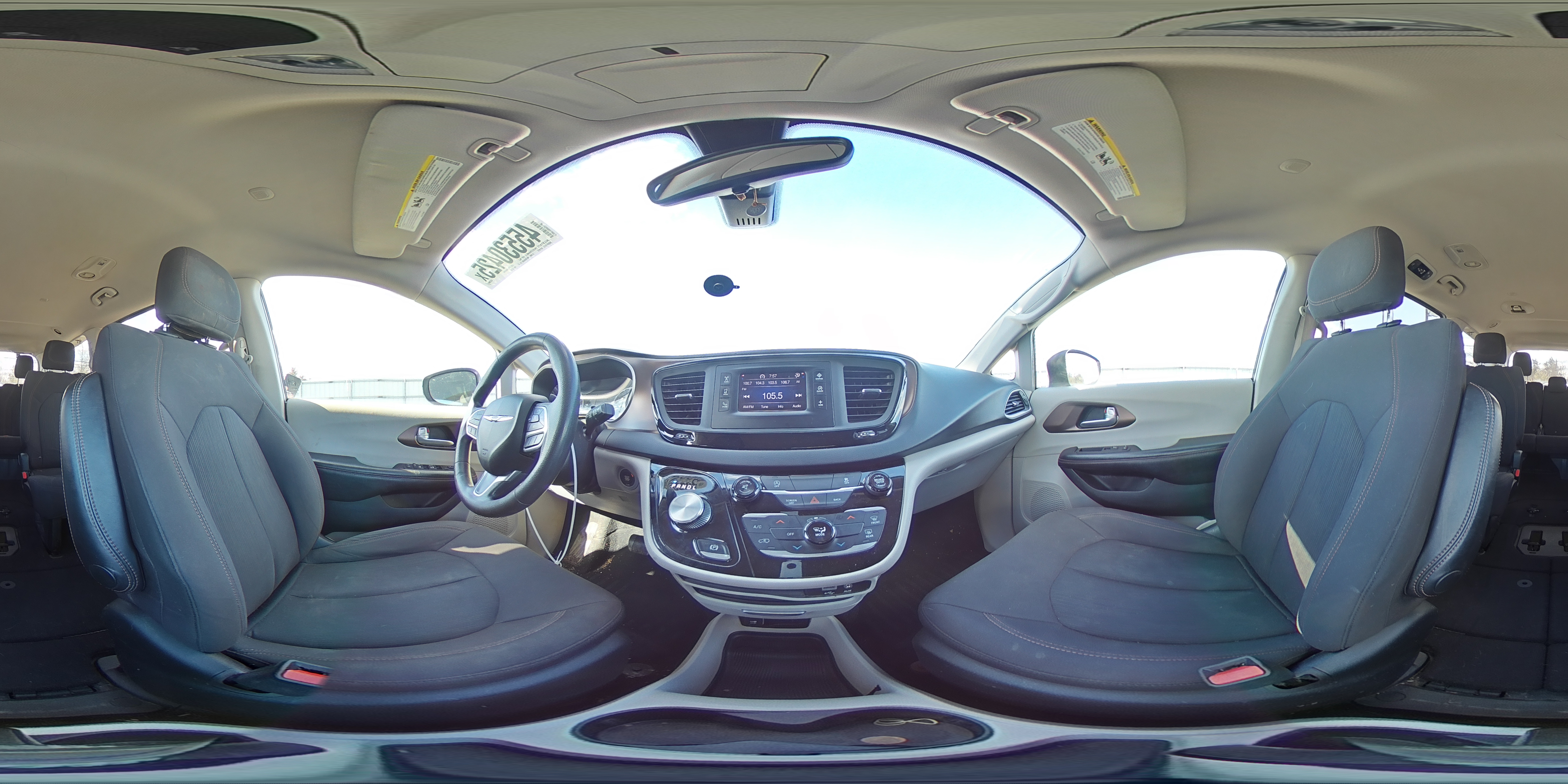 2017 Chrysler Pacifica - Image 13