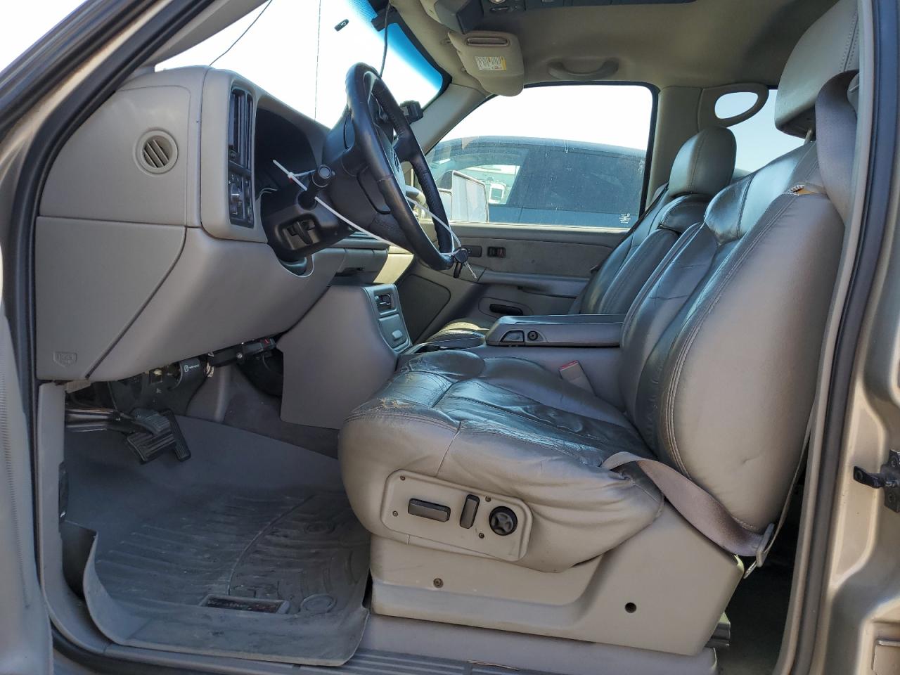 2002 Chevrolet Silverado - Image 7
