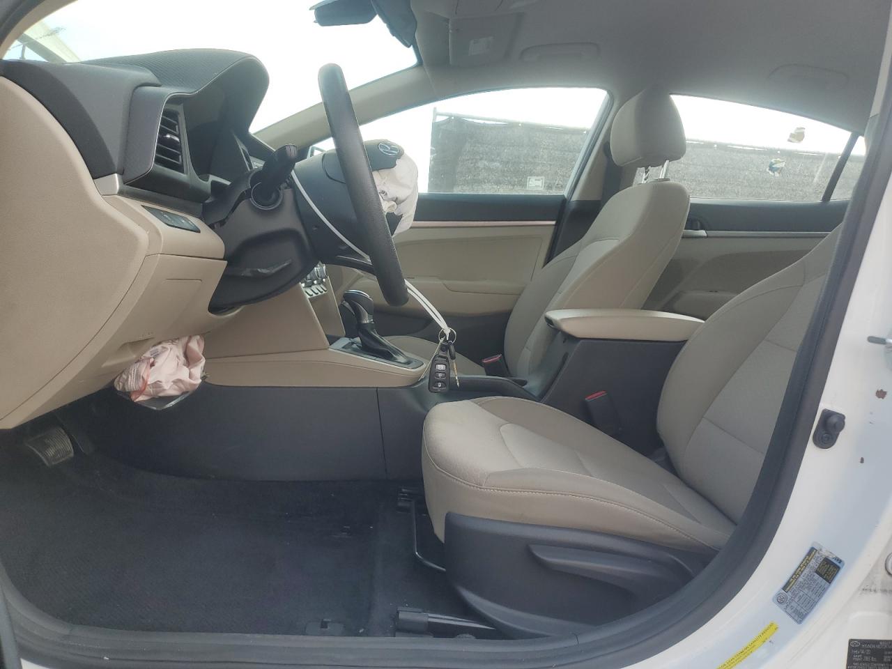 2020 Hyundai Elantra - Image 7