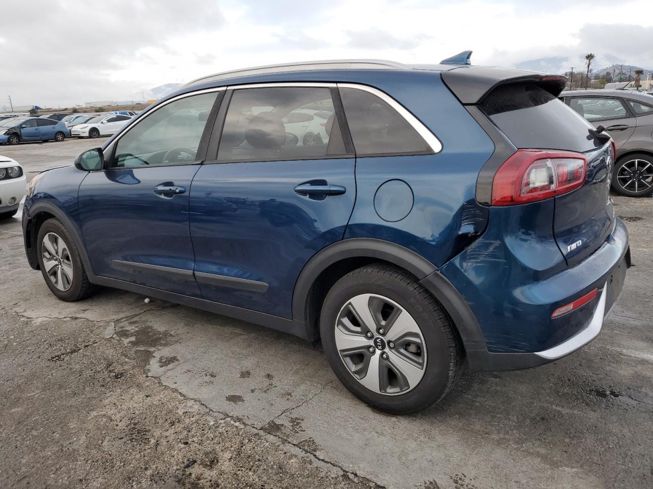 2017 Kia Niro - Image 2
