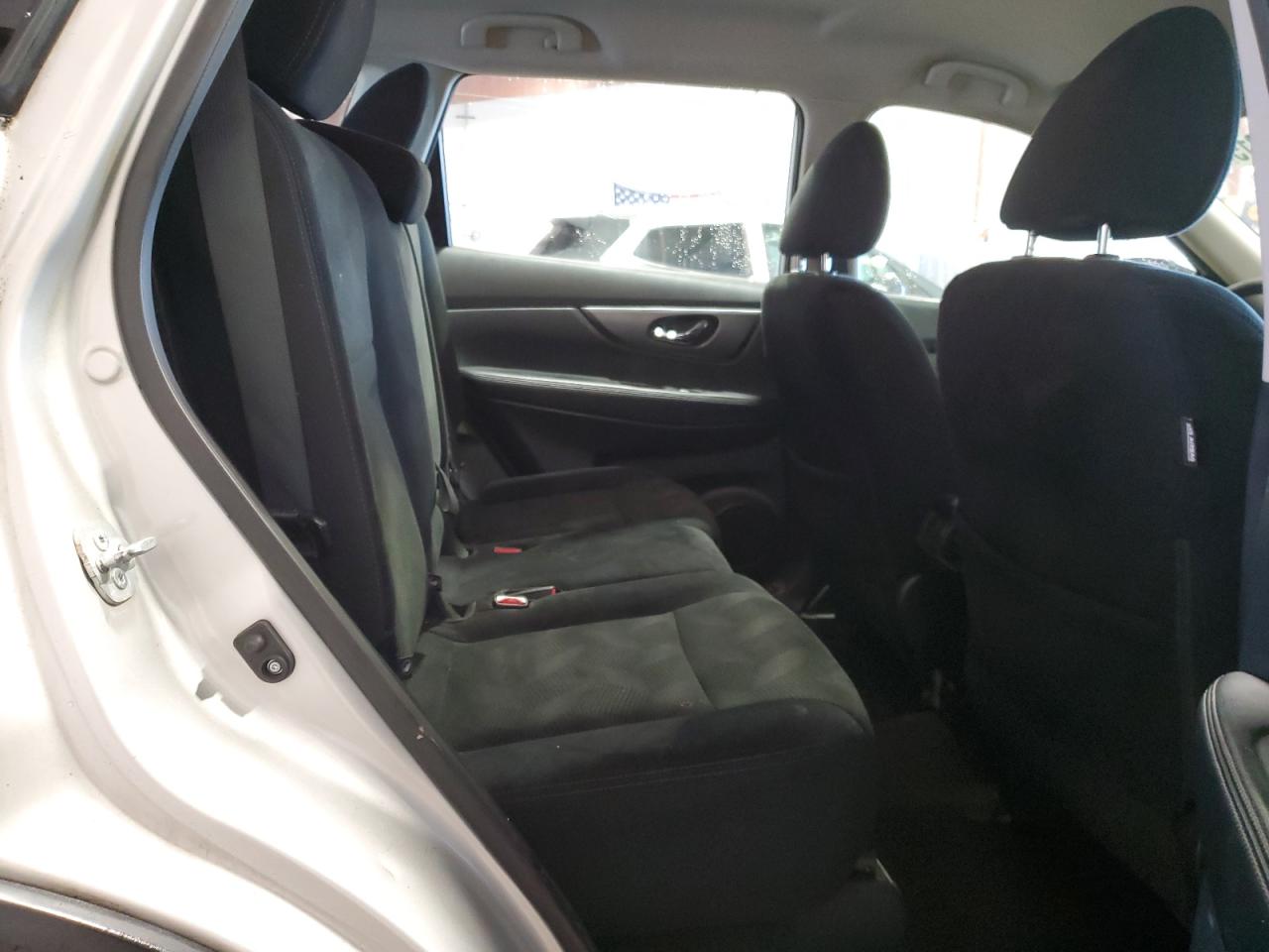 2015 Nissan Rogue - Image 11
