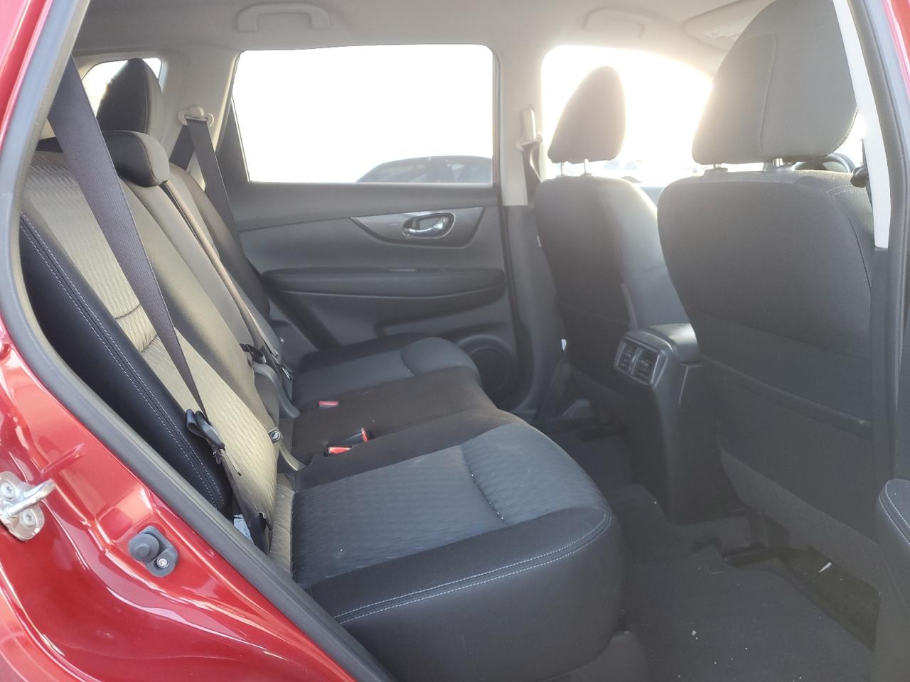 2017 Nissan Rogue - Image 11