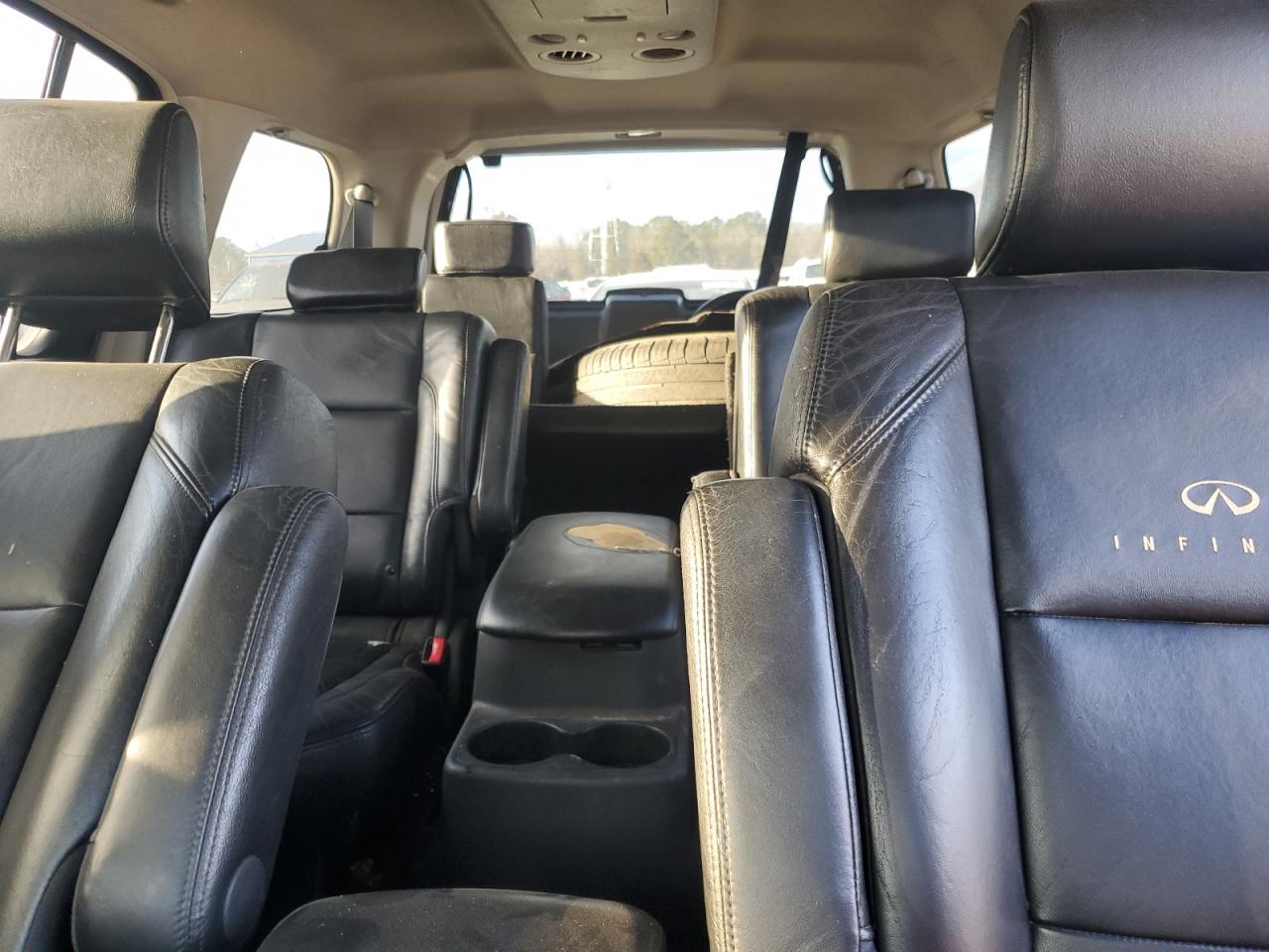 2010 Infiniti QX56 - Image 10