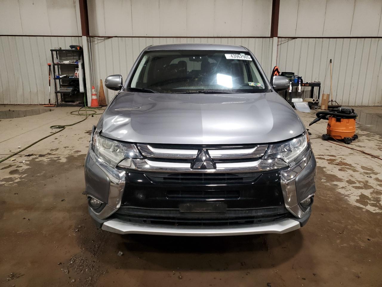 2017 Mitsubishi Outlander - Image 5