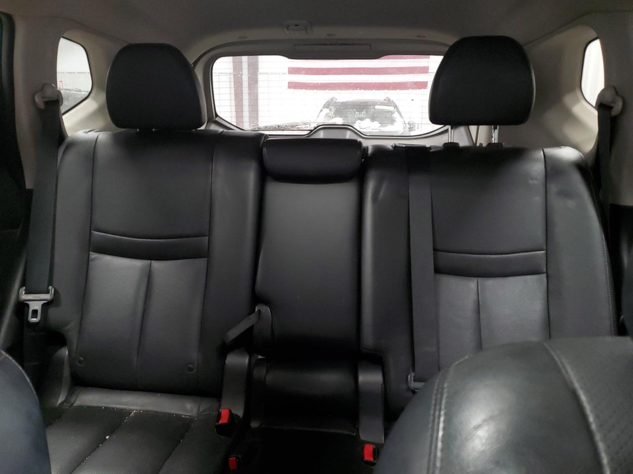 2015 Nissan Rogue - Image 10