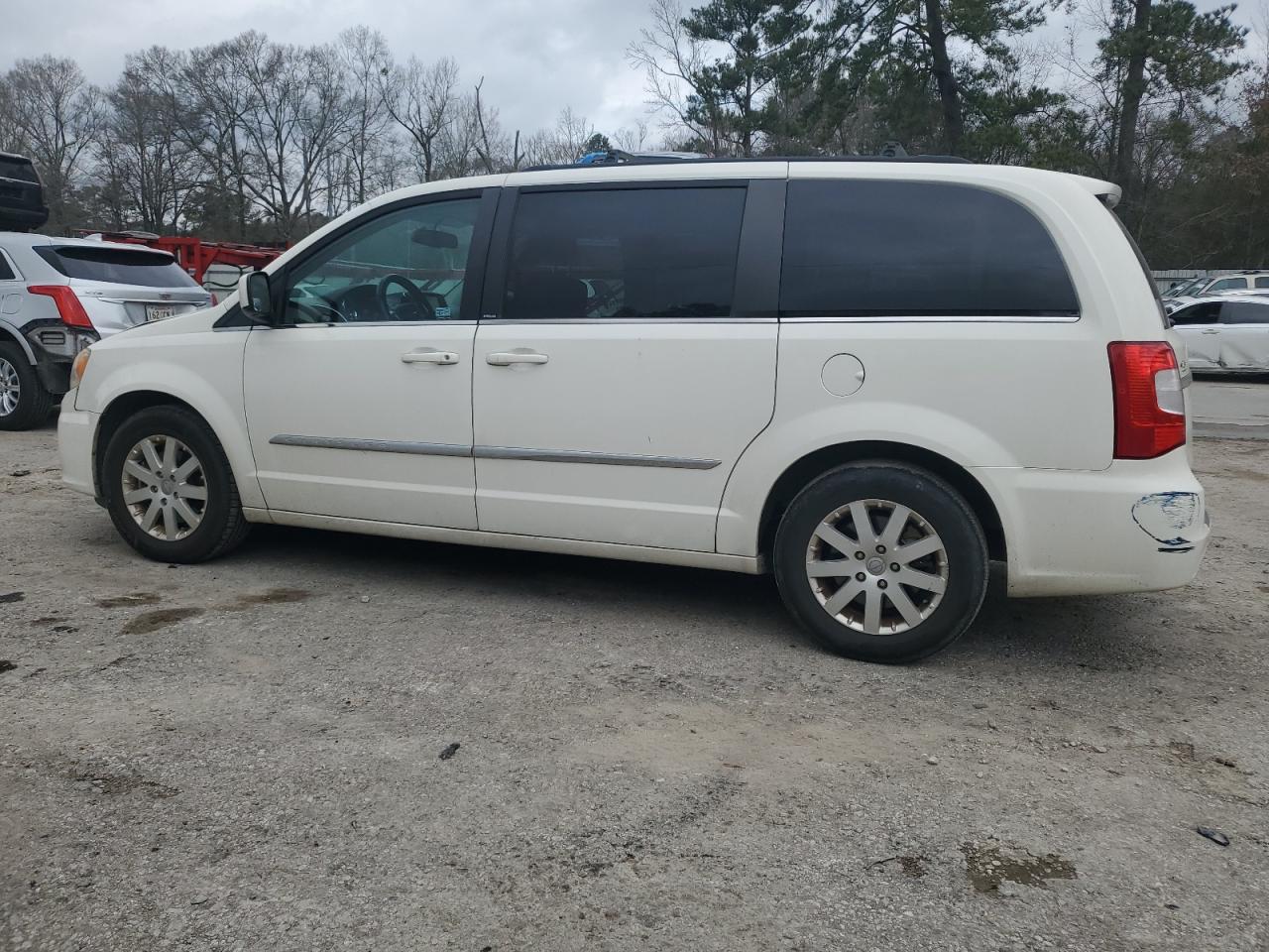 2012 Chrysler Town & Country - Image 2