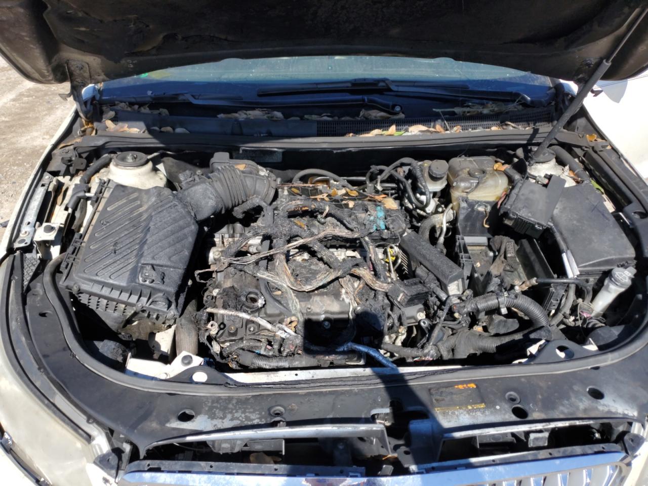 2010 Buick LaCrosse - Image 12