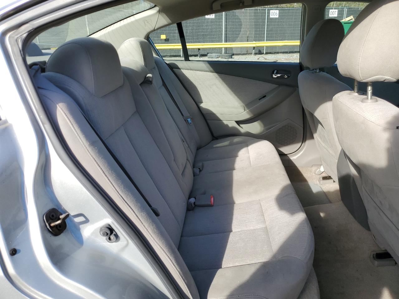 2010 Nissan Altima - Image 10
