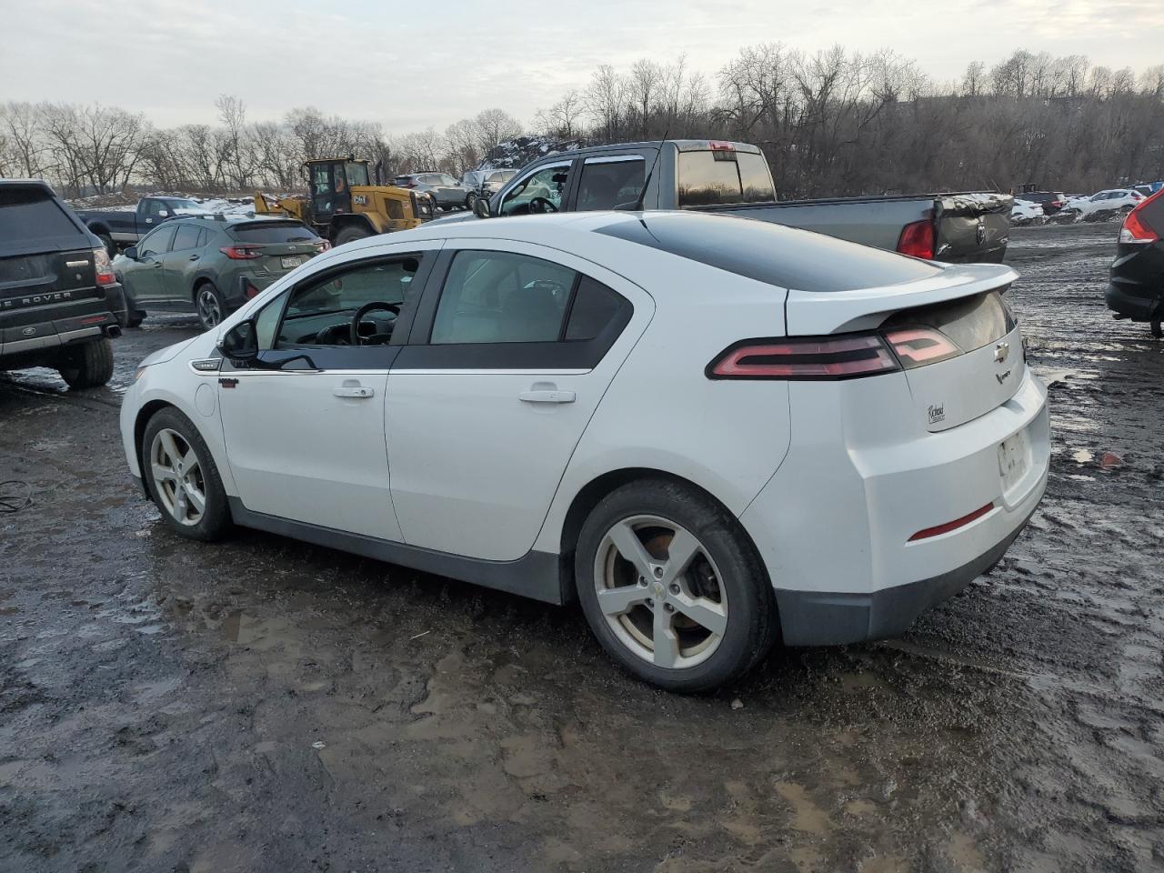 2014 Chevrolet Volt - Image 2
