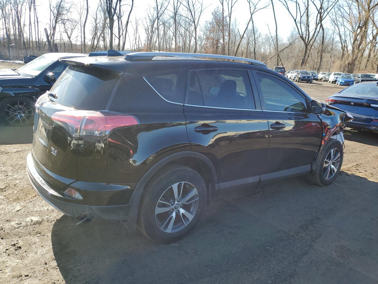 2018 Toyota RAV 4 - Image 3