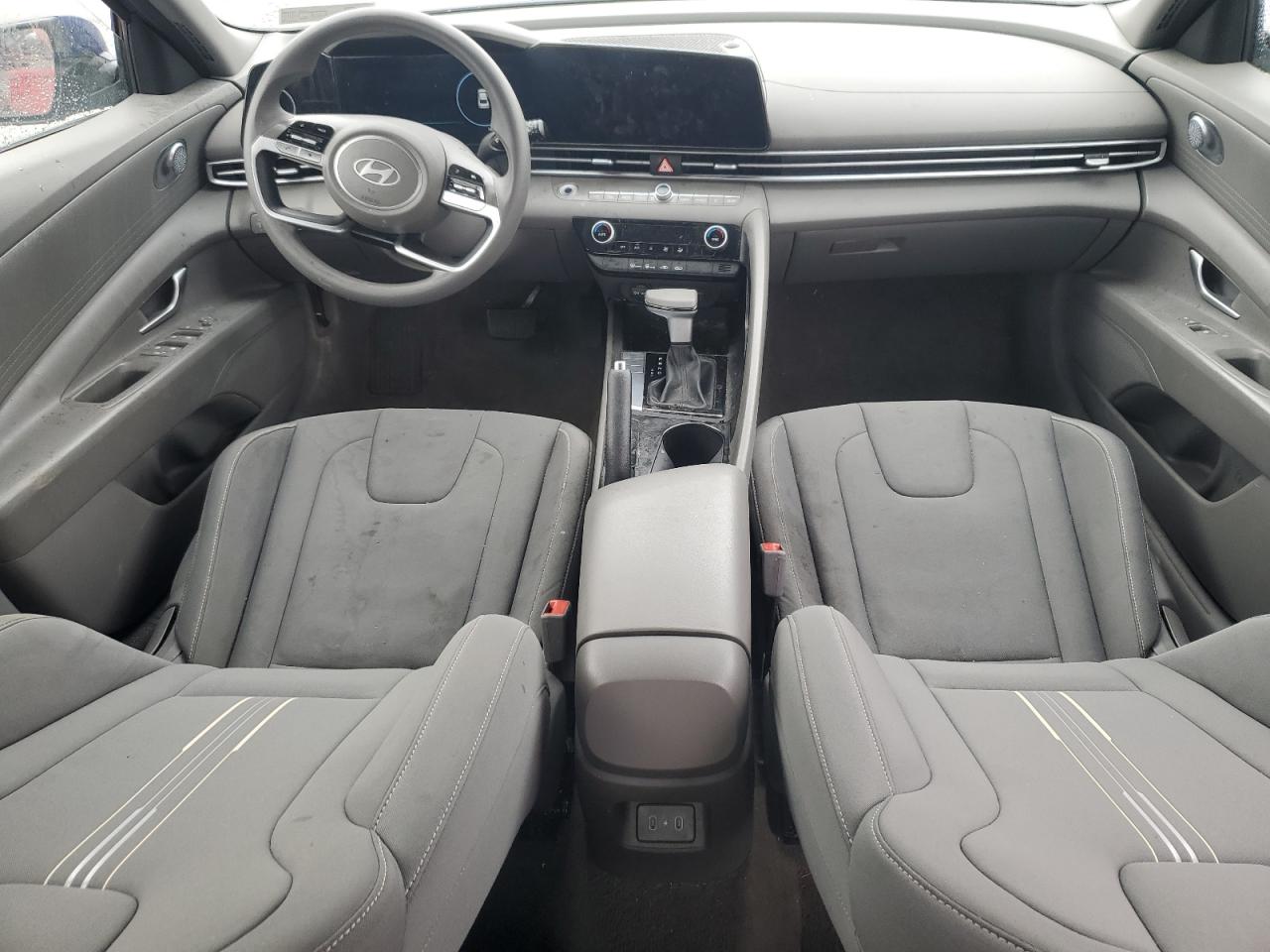 2024 Hyundai Elantra - Image 8