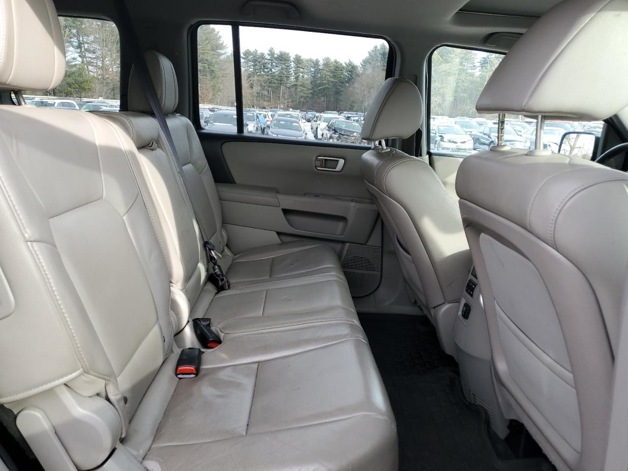 2015 Honda Pilot - Image 11