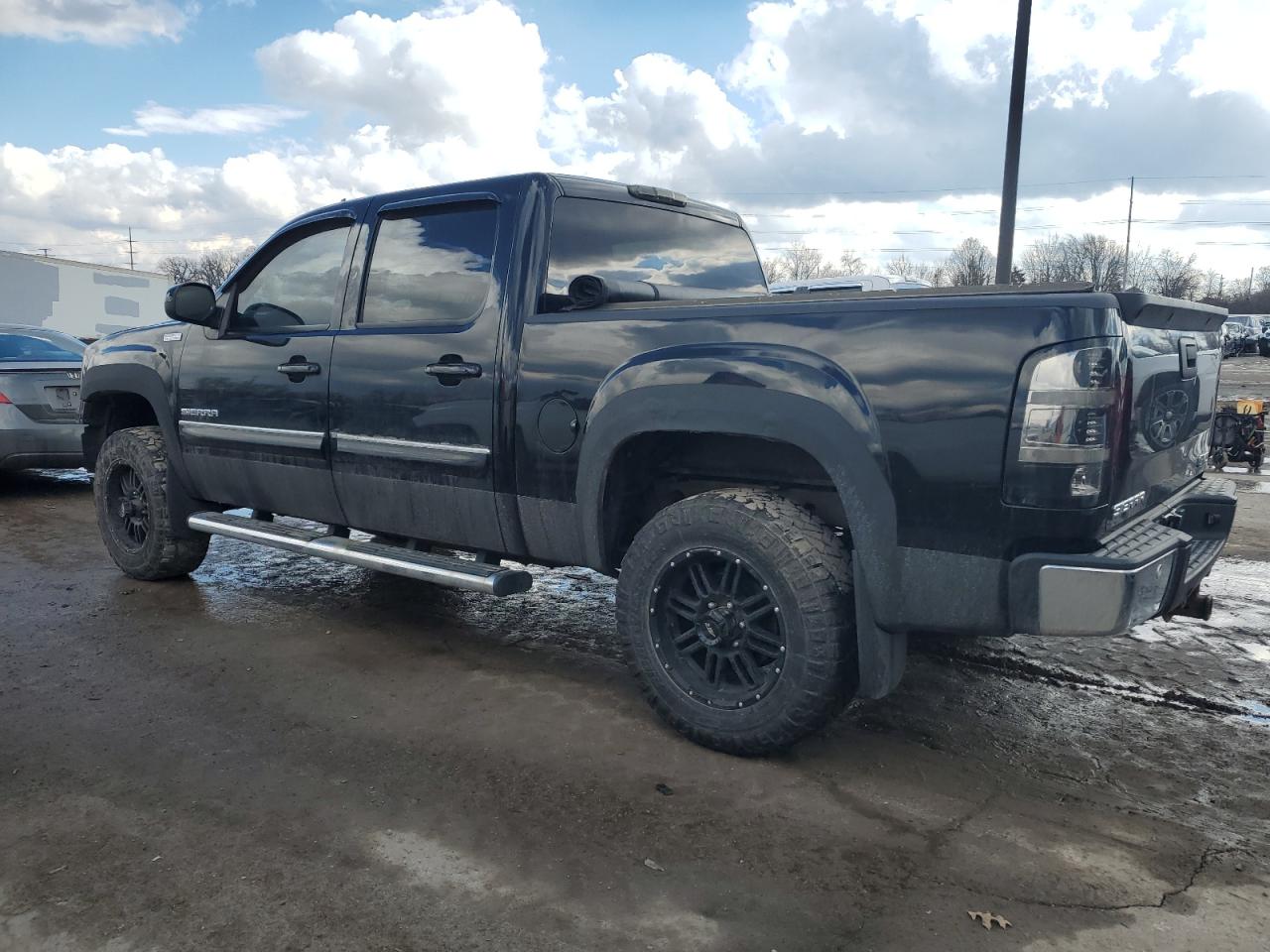 2010 GMC Sierra - Image 2