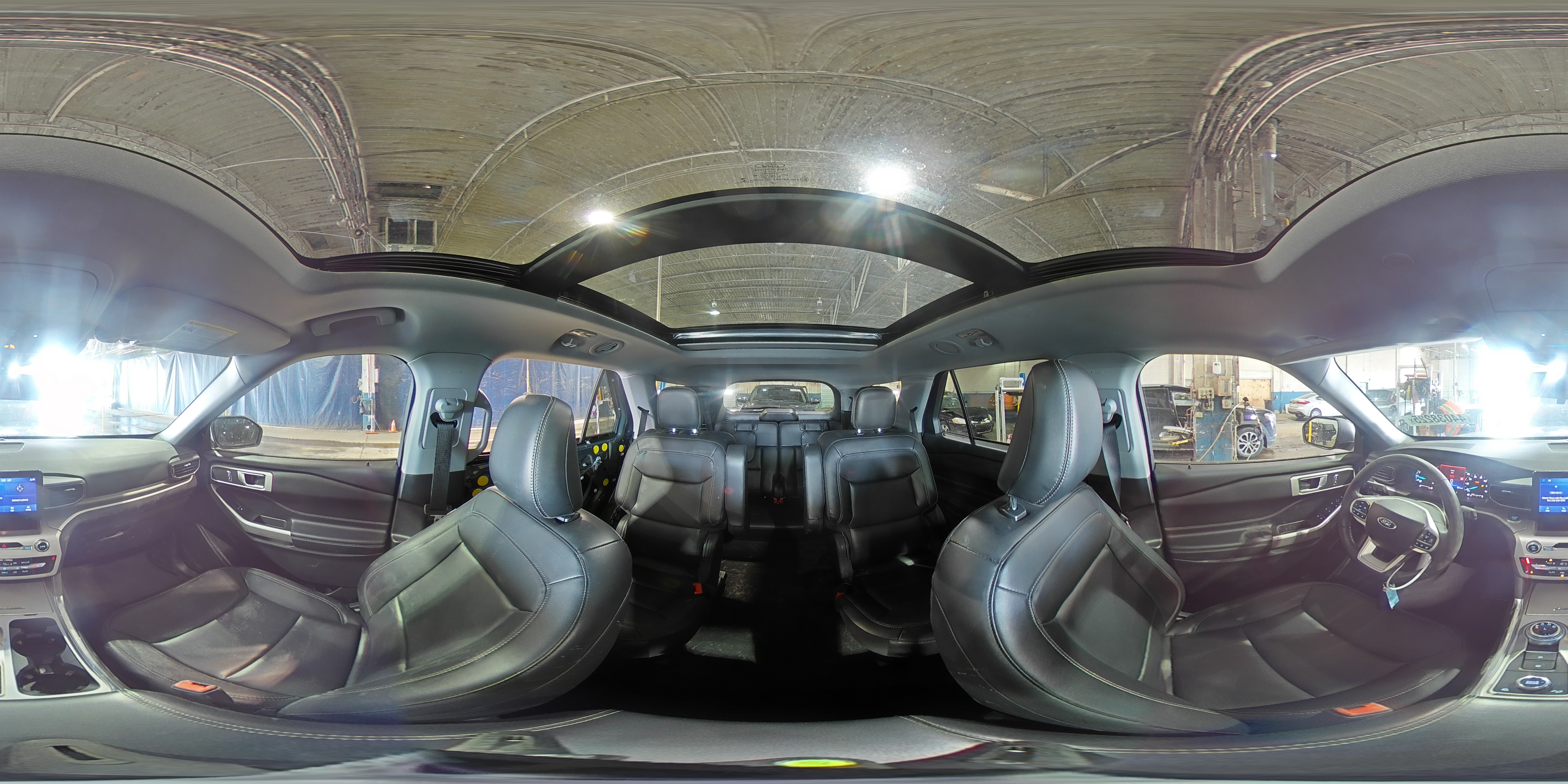 2022 Ford Explorer - Image 16