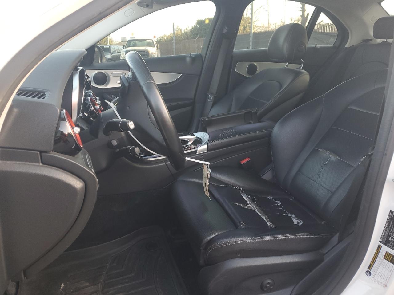 2015 Mercedes-Benz C 300 VIN: 55SWF4JB1FU091207 Lot: 45163615