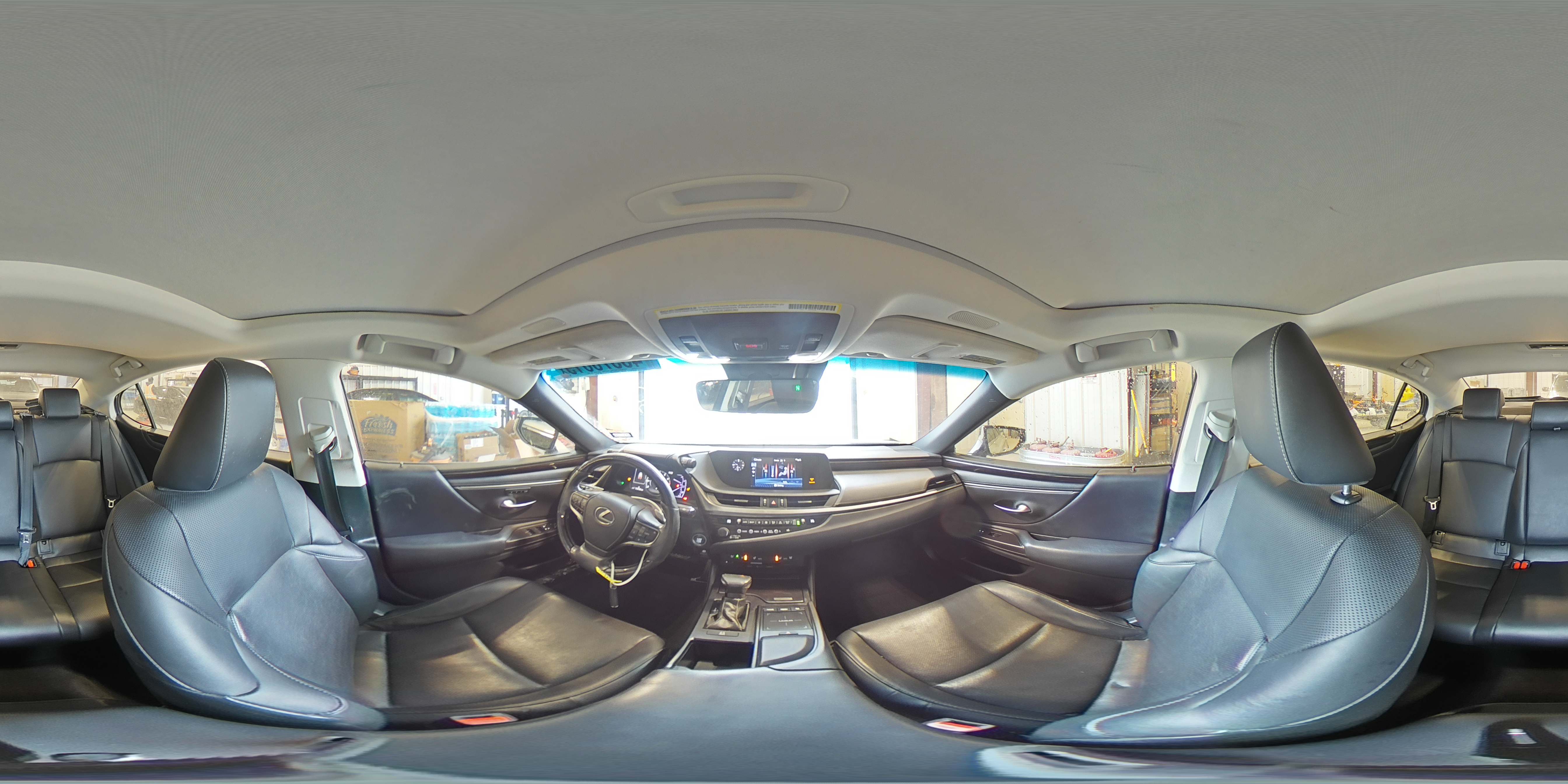 2019 Lexus ES - Image 13