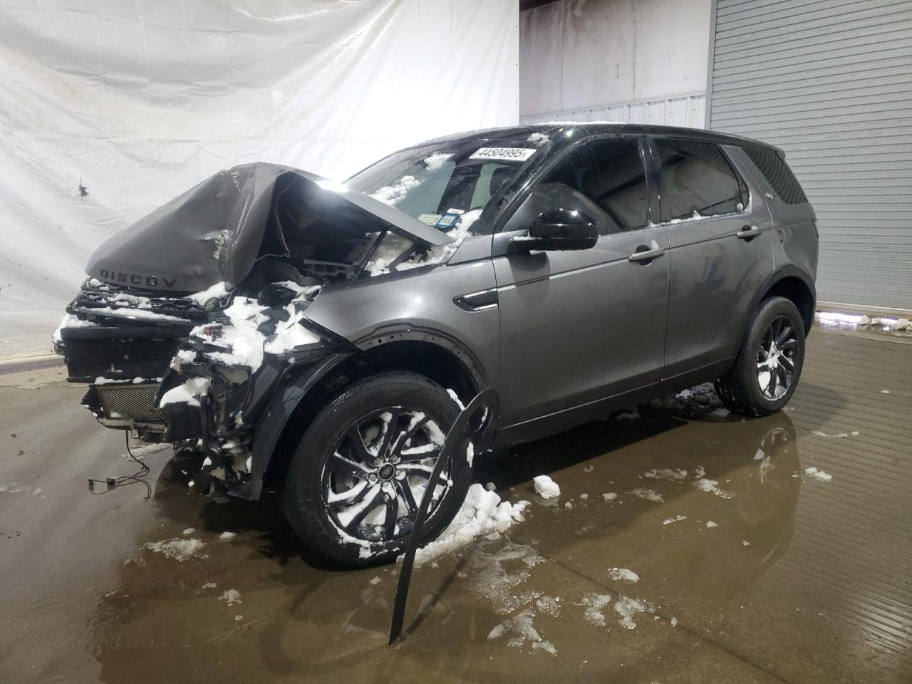 2017 Land Rover Discovery - Image 1