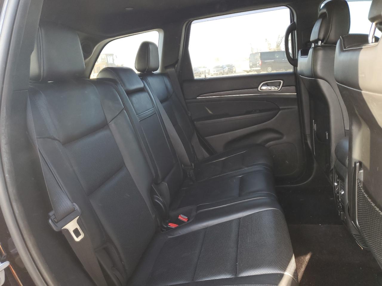 2018 Jeep Grand Cherokee - Image 11