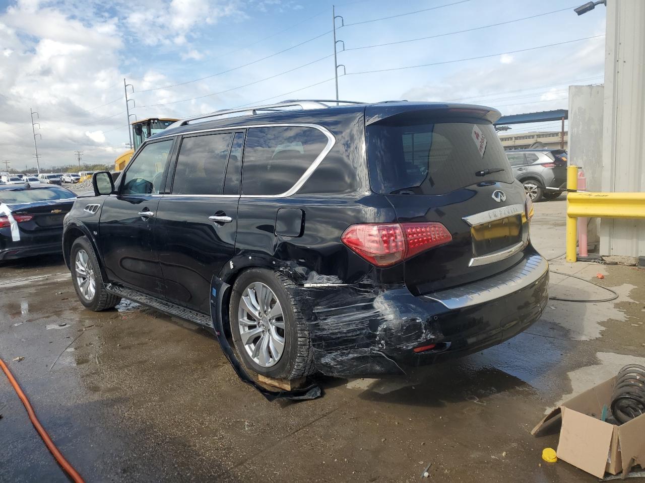 2016 Infiniti QX80 - Image 2