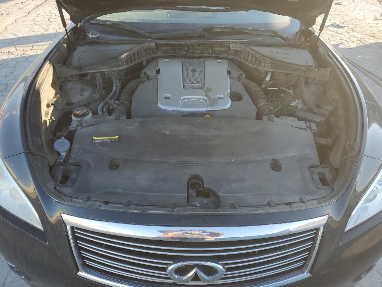 2013 Infiniti M - Image 11