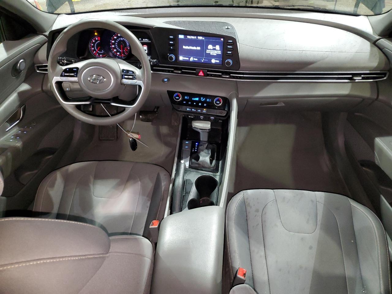 2021 Hyundai Elantra - Image 8