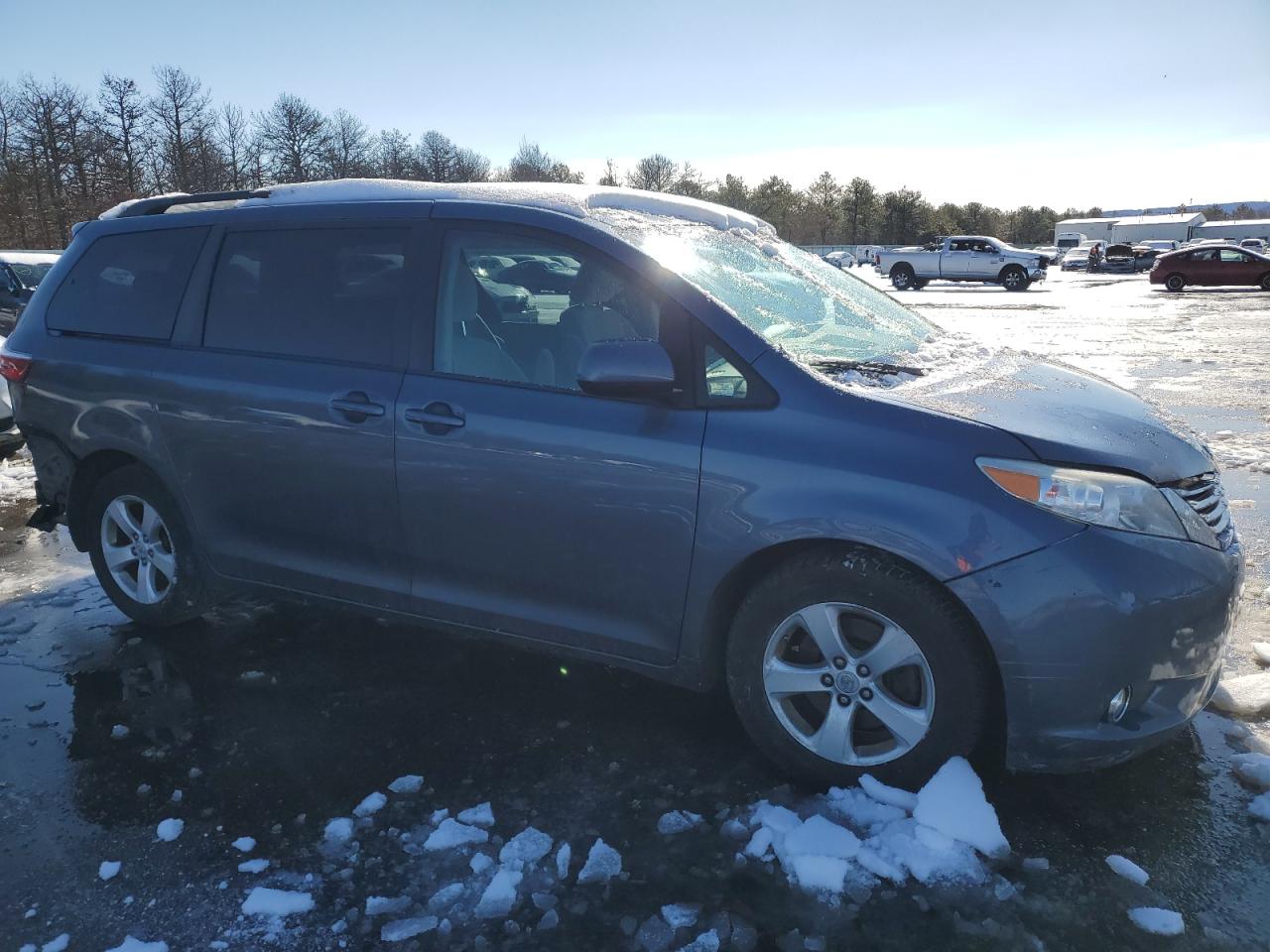 2015 Toyota Sienna - Image 4