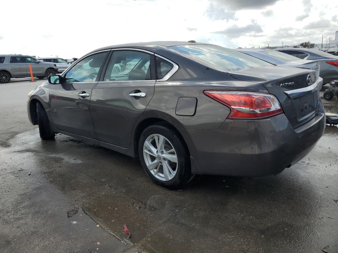2013 Nissan Altima - Image 2