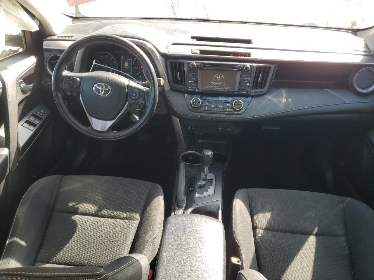 2017 Toyota RAV 4 - Image 8