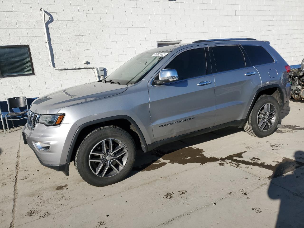 2017 Jeep Grand Cherokee - Image 1