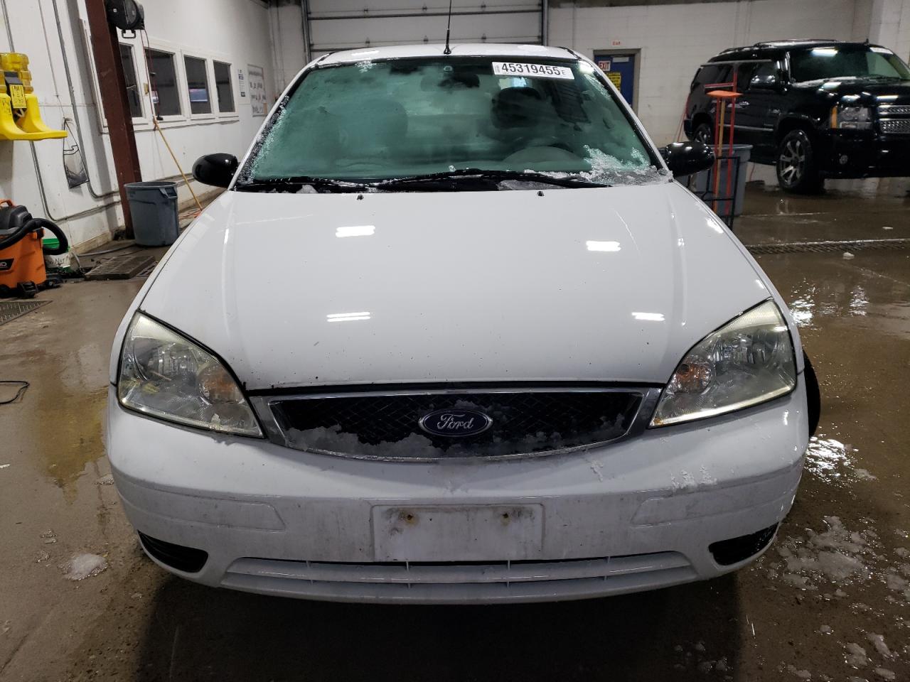 2005 Ford Focus - Image 5