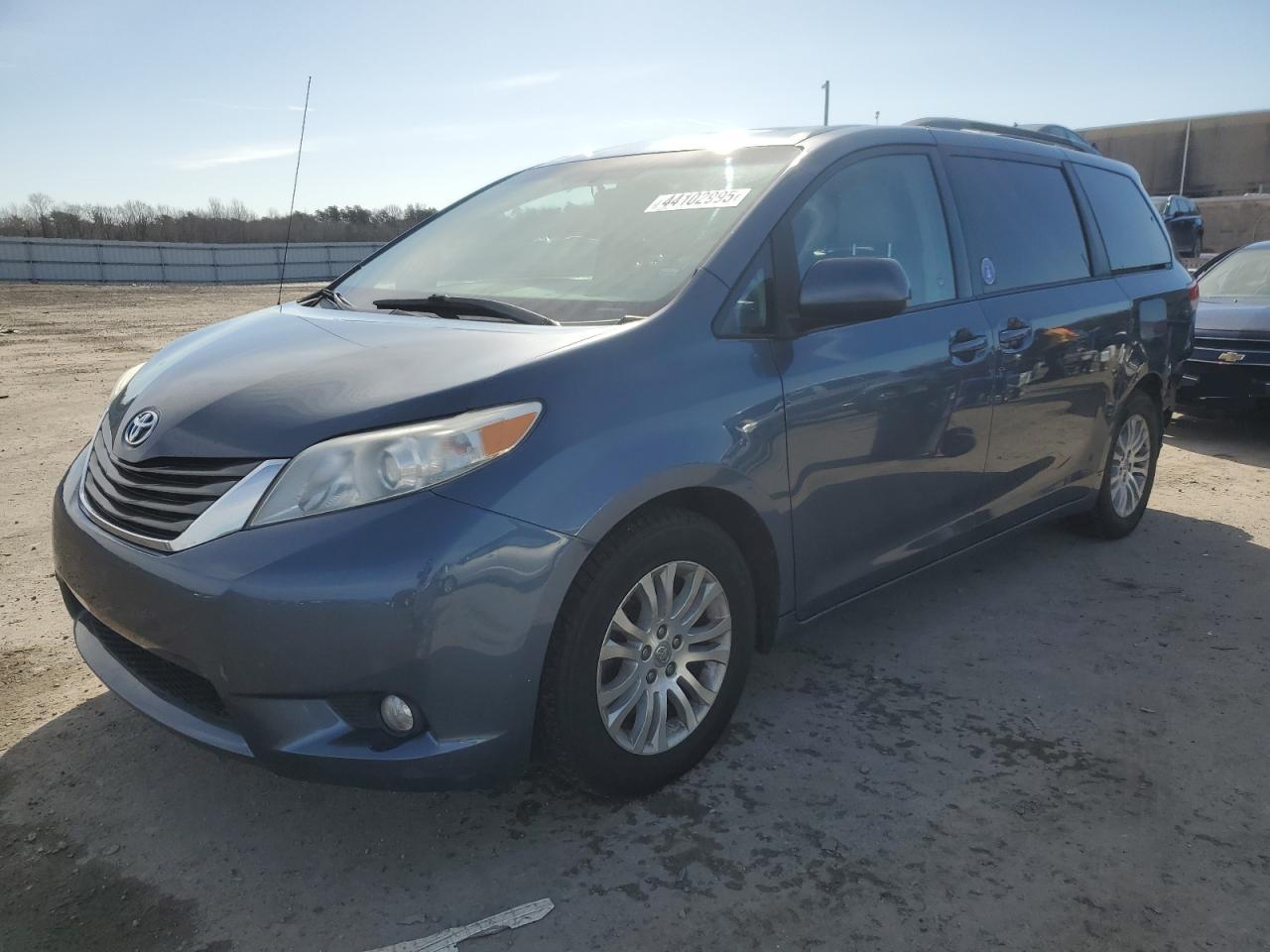 2013 Toyota Sienna - Image 1