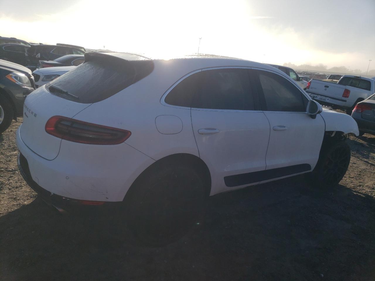 2016 Porsche Macan - Image 3