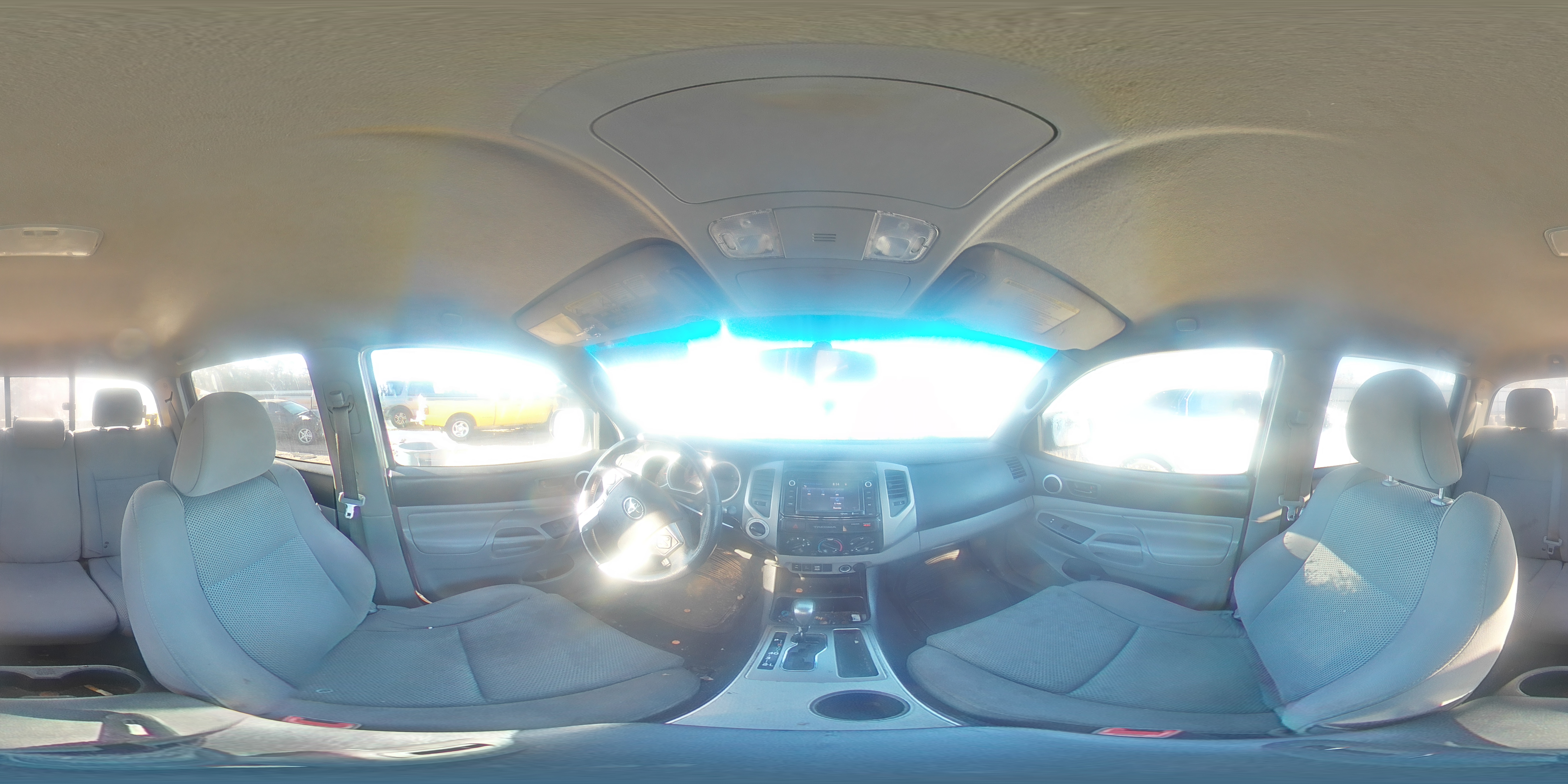 2015 Toyota Tacoma - Image 13