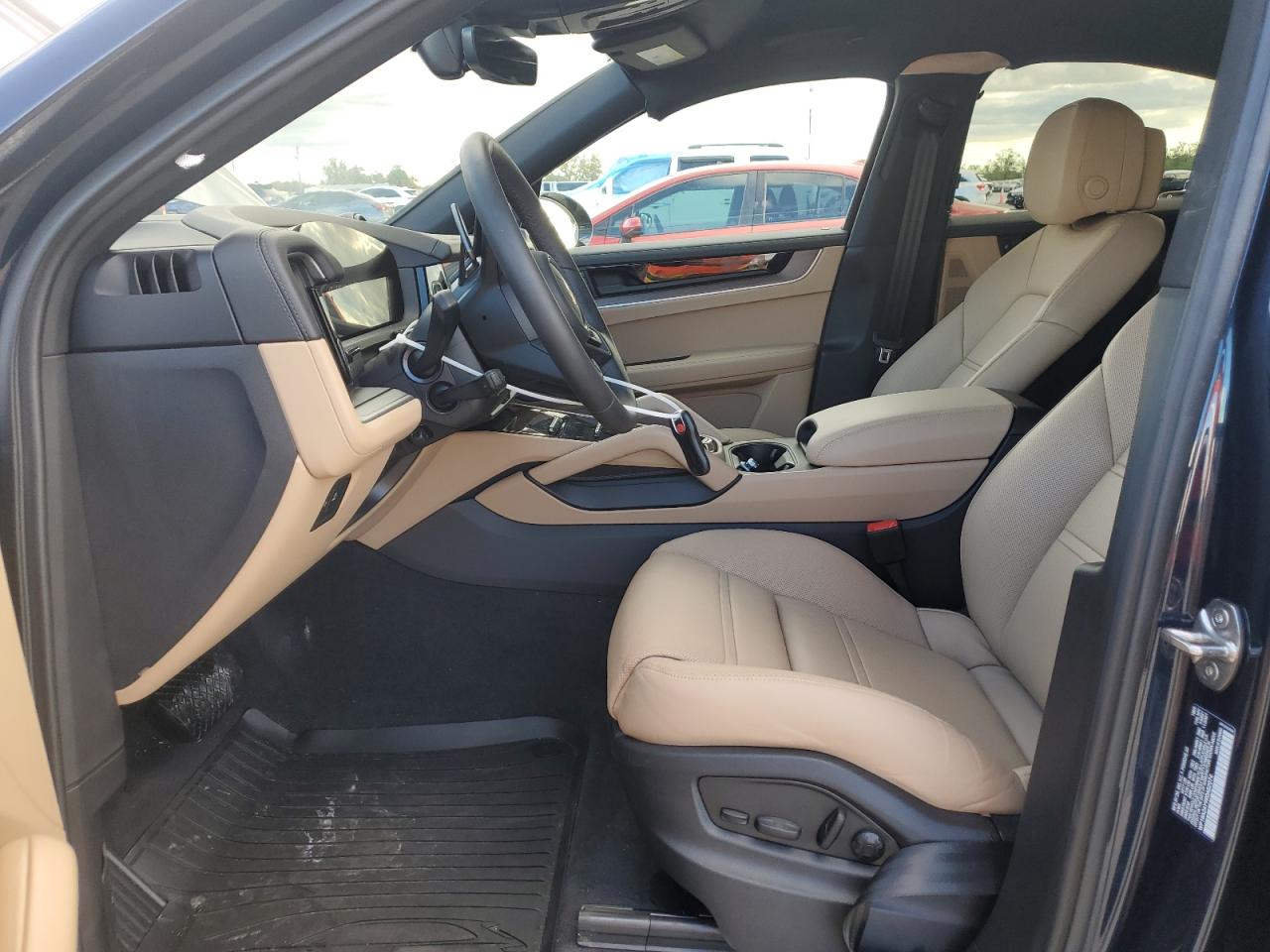 2024 Porsche Cayenne - Image 7