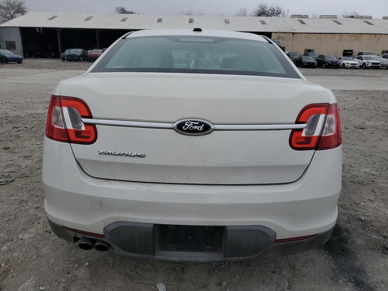 2011 Ford Taurus - Image 6