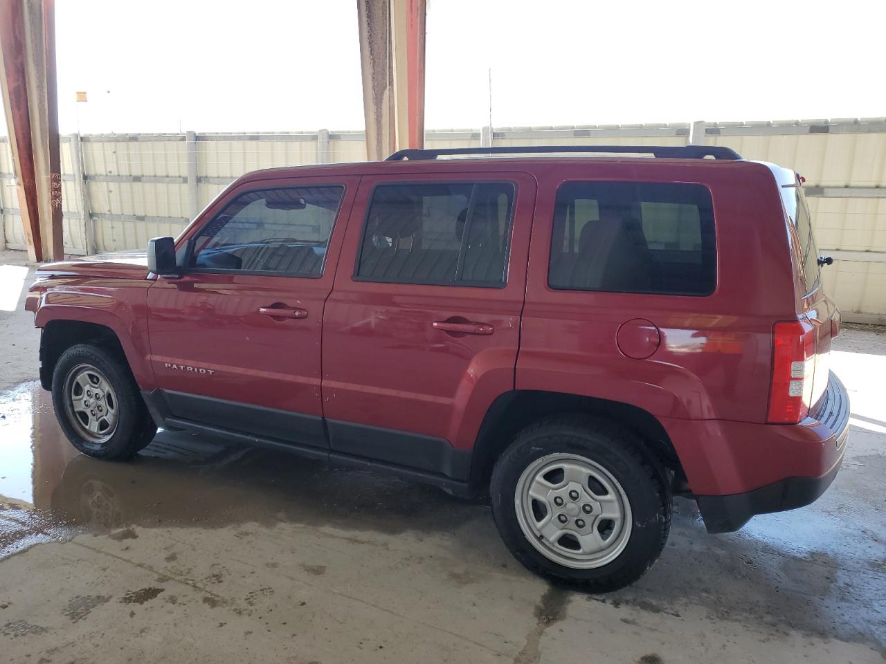 2016 Jeep Liberty (Patriot) - Image 2