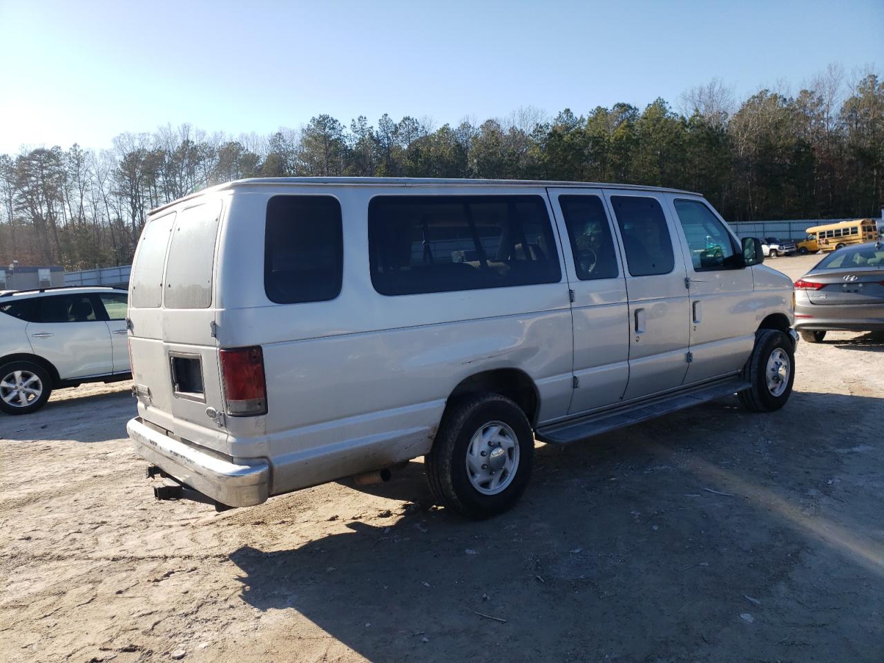2006 Ford Econoline - Image 3