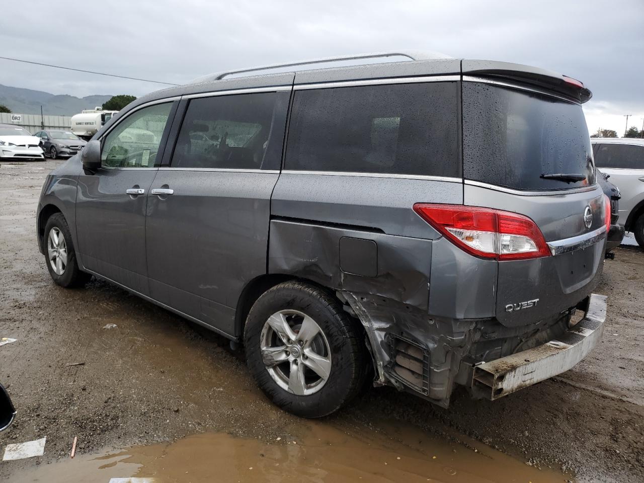 2016 Nissan Quest - Image 2
